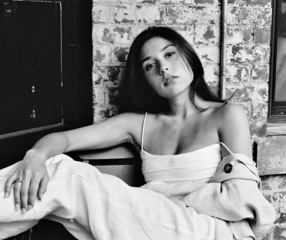 Anabella Paige NYC Musician. Up-and-coming Singer-Songwriter